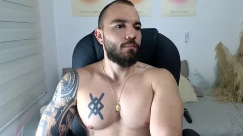 Isaac carter online show from November 2025 10:51:02 AM