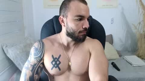 Isaac carter online show from December 2025 11:37:01 AM