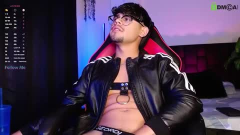 Isaac Saenz. online show from October 2025 01:35:01 AM