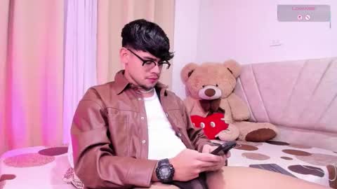 Isaac Saenz. online show from February 2026 12:54:01 PM