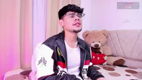 Isaac Saenz. online show from February 2026 12:42:01 PM