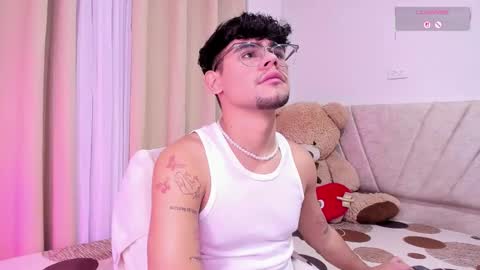 Isaac Saenz. online show from February 2026 04:25:02 PM