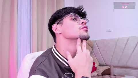 Isaac Saenz. online show from February 2026 01:13:02 AM