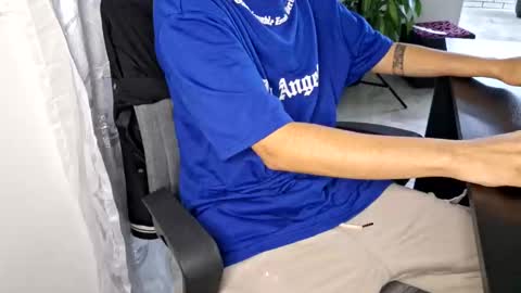 Snapshot of isaac_winter_ chatting on October 2025 03:14:02 AM Isaac online show from October 2025 03:14:02 AM