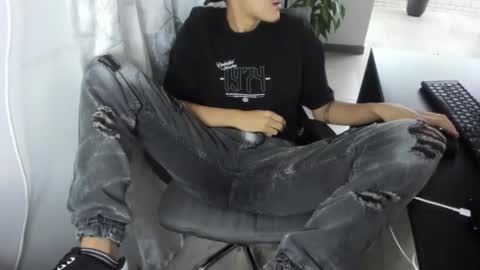 Snapshot of isaac_winter_ chatting on October 2025 02:31:02 AM Isaac online show from October 2025 02:31:02 AM