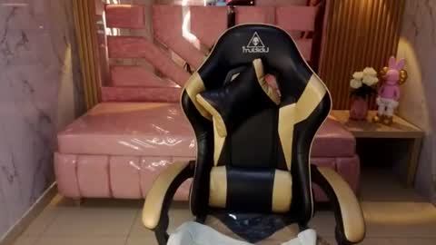 isabeau_s online show from June 2026 01:42:01 PM