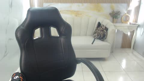 isabeau_s online show from June 2026 01:20:02 PM