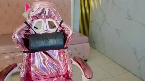 isabeau_s online show from July 2026 01:17:01 PM