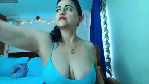 Isabeel Sofia online show from May 2026 12:43:02 PM
