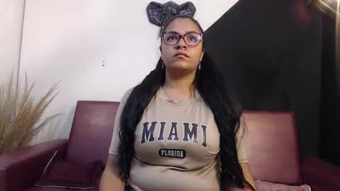 Snapshot of isabel_cortez_ chatting on February 2026 01:18:02 PM online show from February 2026 01:18:02 PM