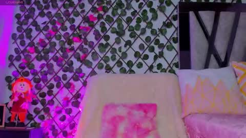 Snapshot of isabel_jamess chatting on November 2025 11:25:01 PM Isa online show from November 2025 11:25:01 PM