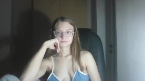 Snapshot of isabel_loveee chatting on November 2025 08:42:02 PM isabel_loveee online show from November 2025 08:42:02 PM