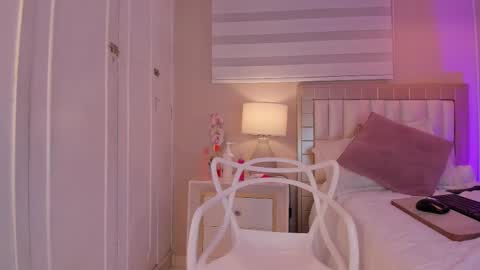 Snapshot of isabela__x chatting on February 2026 11:44:01 PM isabela__x online show from February 2026 11:44:01 PM