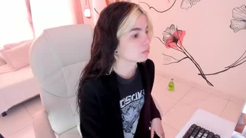 isabela_fiorelli online show from September 2025 01:32:01 PM