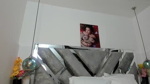 Snapshot of isabela_parkerr chatting on February 2026 05:22:02 AM Mommy Isa online show from February 2026 05:22:02 AM