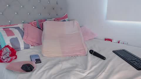 isabela online show from December 2024 09:12:02 PM