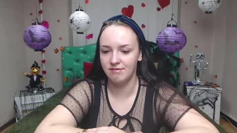 IsabelBlackberry online show from October 2025 06:06:02 AM