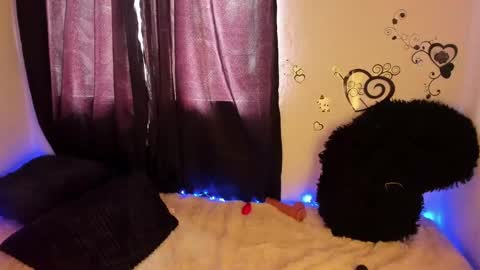 isabella online show from January 2025 06:52:01 PM