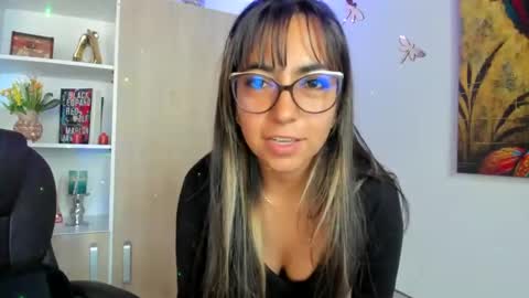 Isabella22 1 online show from February 2025 02:48:02 PM