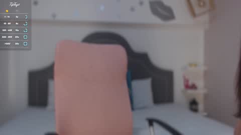 Snapshot of isabella__shine chatting on January 2025 07:32:01 PM Isa online show from January 2025 07:32:01 PM