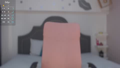 Snapshot of isabella__shine chatting on January 2025 06:44:01 PM Isa online show from January 2025 06:44:01 PM