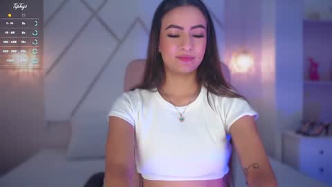 Snapshot of isabella__shine chatting on February 2025 03:26:01 PM Isa online show from February 2025 03:26:01 PM