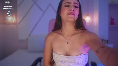 Snapshot of isabella__shine chatting on February 2025 10:12:01 PM Isa online show from February 2025 10:12:01 PM