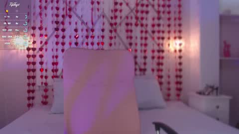 Snapshot of isabella__shine chatting on February 2025 03:52:01 PM Isa online show from February 2025 03:52:01 PM