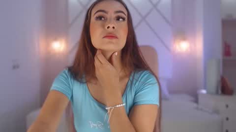 Snapshot of isabella__shine chatting on October 2025 03:31:02 PM Isa online show from October 2025 03:31:02 PM