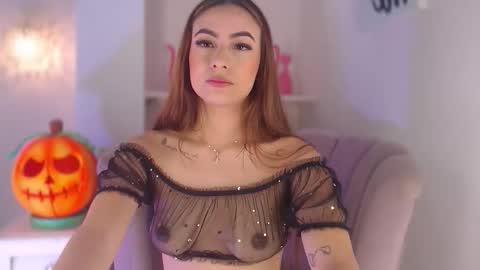 Snapshot of isabella__shine chatting on October 2025 03:08:01 PM Isa online show from October 2025 03:08:01 PM