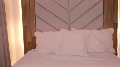 Isabella online show from March 2026 06:52:02 AM