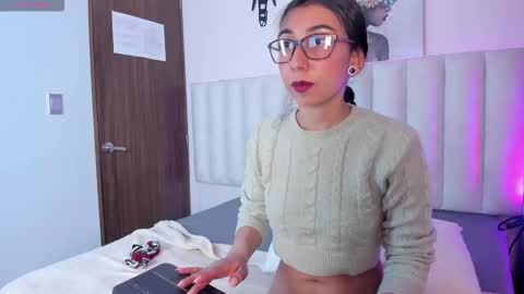 isabella_crofts online show from November 2025 03:16:01 AM