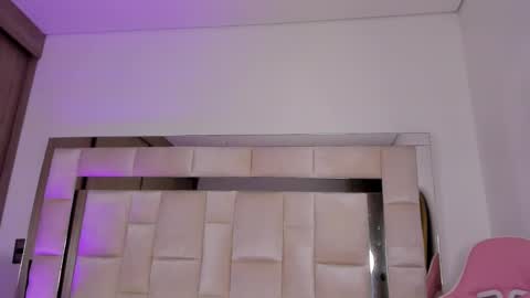 Snapshot of isabella_gomez11 chatting on February 2025 09:39:02 PM isabella_gomez11 online show from February 2025 09:39:02 PM