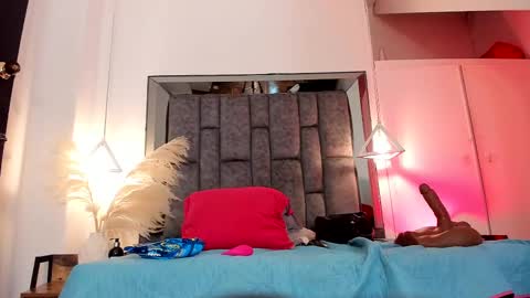  Isabel Lopez online show from February 2025 12:43:01 PM