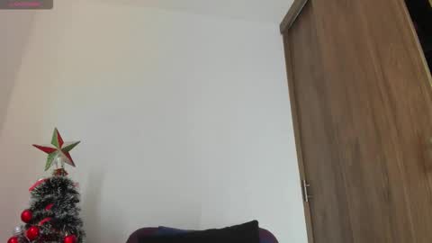  Isabel Lopez online show from December 2025 09:55:01 PM