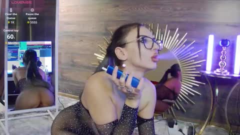 Isabella online show from October 2025 08:04:02 AM