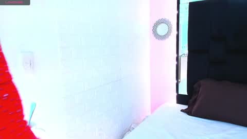 Snapshot of isabella_queen8 chatting on January 2025 01:10:01 AM Isabella Your Queen online show from January 2025 01:10:01 AM