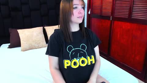 Snapshot of isabella_queen8 chatting on February 2025 03:08:02 AM Isabella Your Queen online show from February 2025 03:08:02 AM