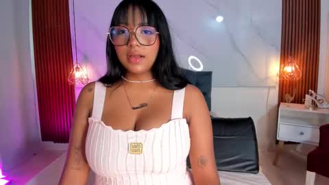 isabella zc online show from November 2025 02:22:01 PM
