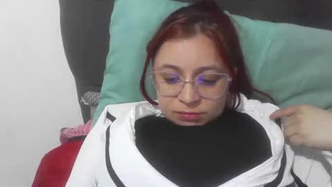 Snapshot of isabellaa_hills_ chatting on October 2025 09:59:02 PM isabellaa_hills_ online show from October 2025 09:59:02 PM