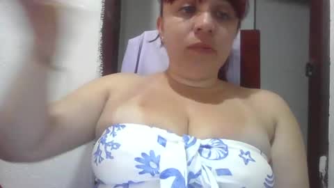 Snapshot of isabellaa_hills_ chatting on December 2025 03:39:01 PM isabellaa_hills_ online show from December 2025 03:39:01 PM