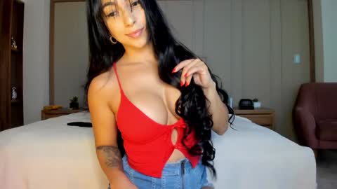 ISABEL online show from January 2025 10:24:01 PM