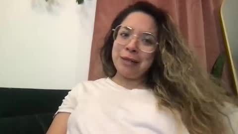 isabellaelizabeth online show from January 2026 05:49:02 PM