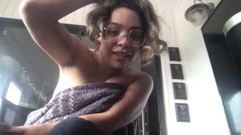 isabellaelizabeth online show from February 2026 06:45:01 PM