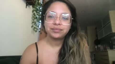 Snapshot of isabellaelizabeth chatting on July 2026 05:59:01 PM isabellaelizabeth online show from July 2026 05:59:01 PM