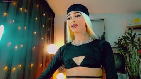 isabellagirs online show from May 2026 04:52:01 AM