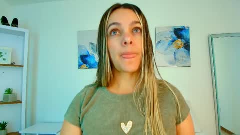 Isabella  online show from April 2026 12:13:01 PM