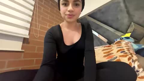 Isabella.. back again  online show from February 2026 01:44:02 AM