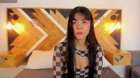 Isabella  online show from October 2025 12:27:02 PM