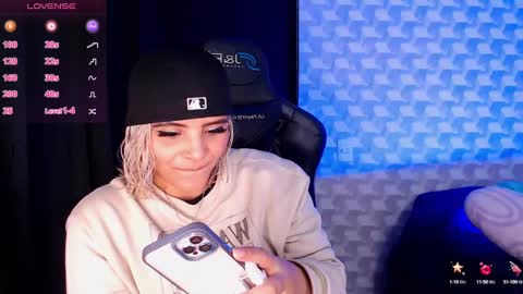 Isabella Mout  online show from January 2025 02:37:01 AM